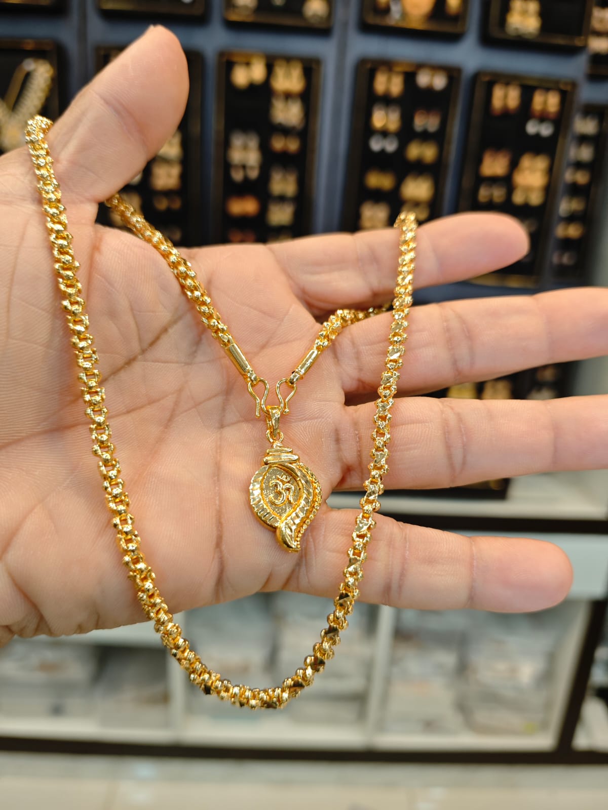 Panchaloha gold polish pendant with short boys chain set.