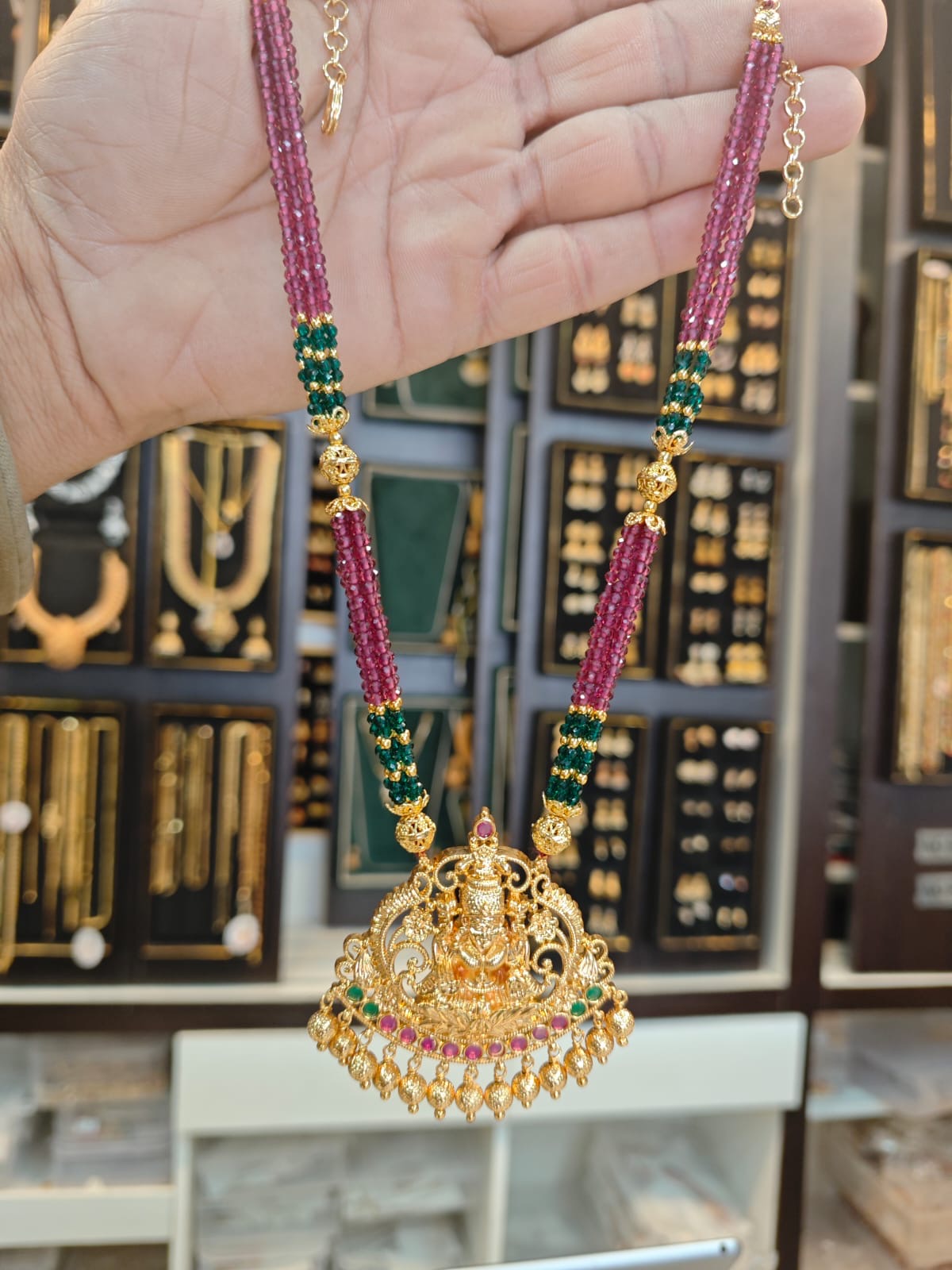 3grm gold polish 5 years warranty crystal long necklace set.