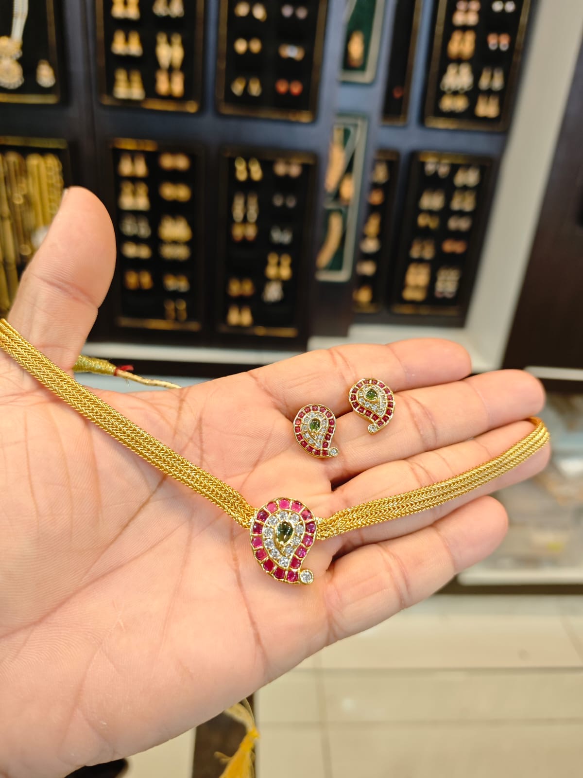 Kempu stones 1grm gold polish 2 years warranty chocker set.