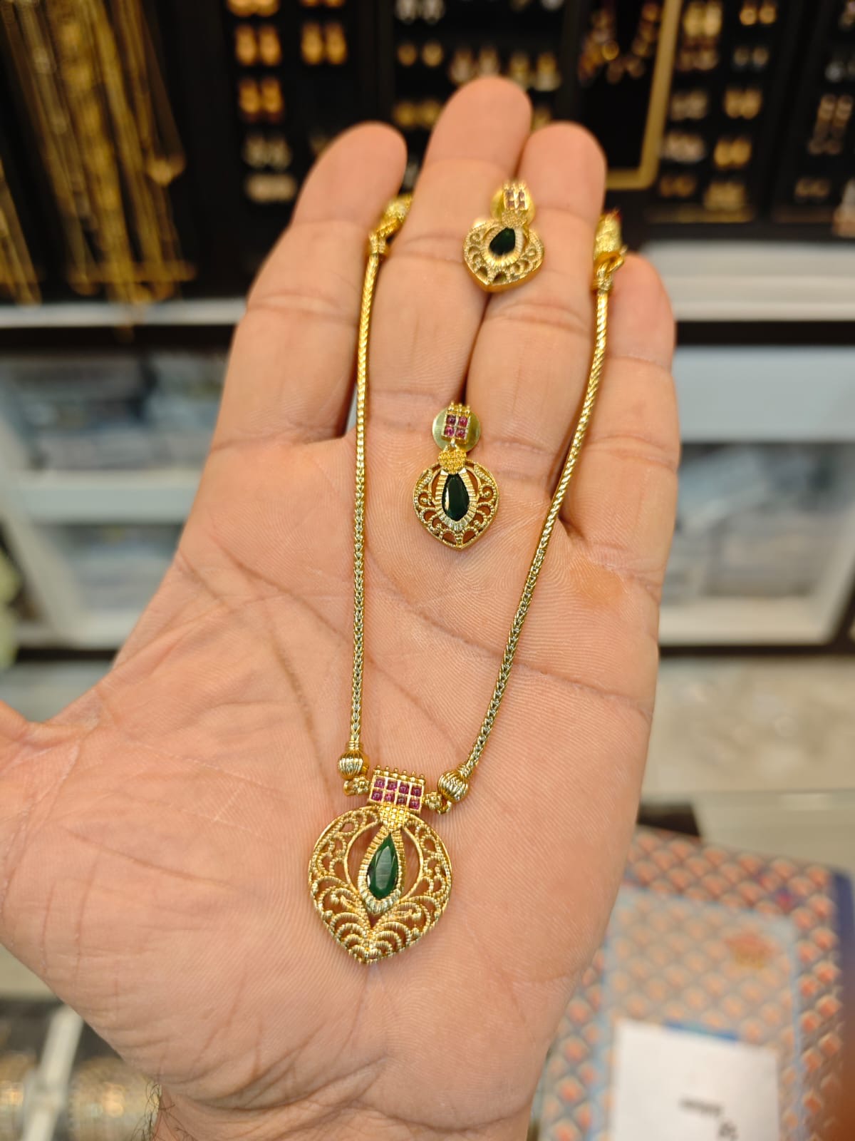 2grm gold polish 2 years warranty necklace set.