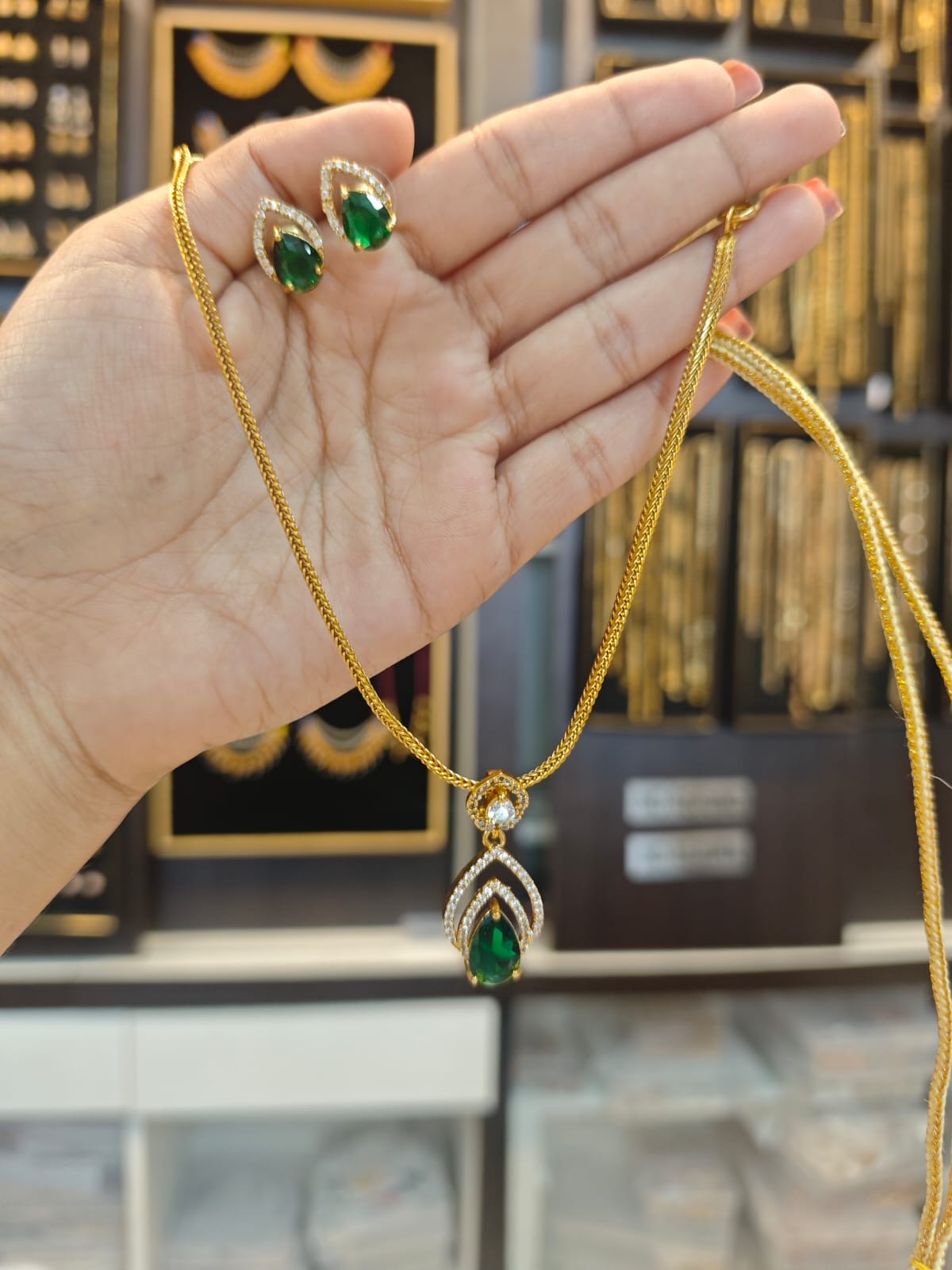 2grm gold polish 2 years warranty necklace set.