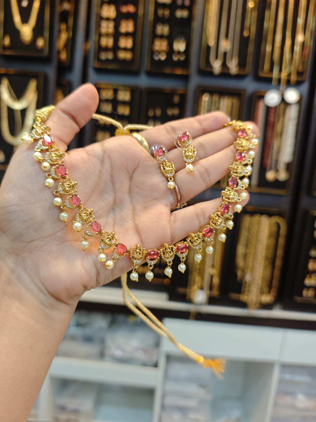 2grm gold polish 2 years warranty neacklace set.