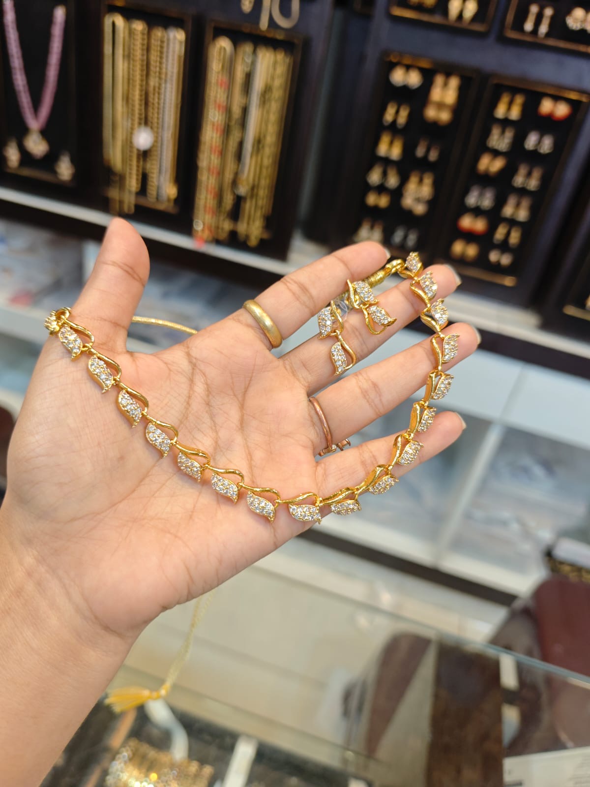 2grm gold polish 2 years warranty neacklace set.