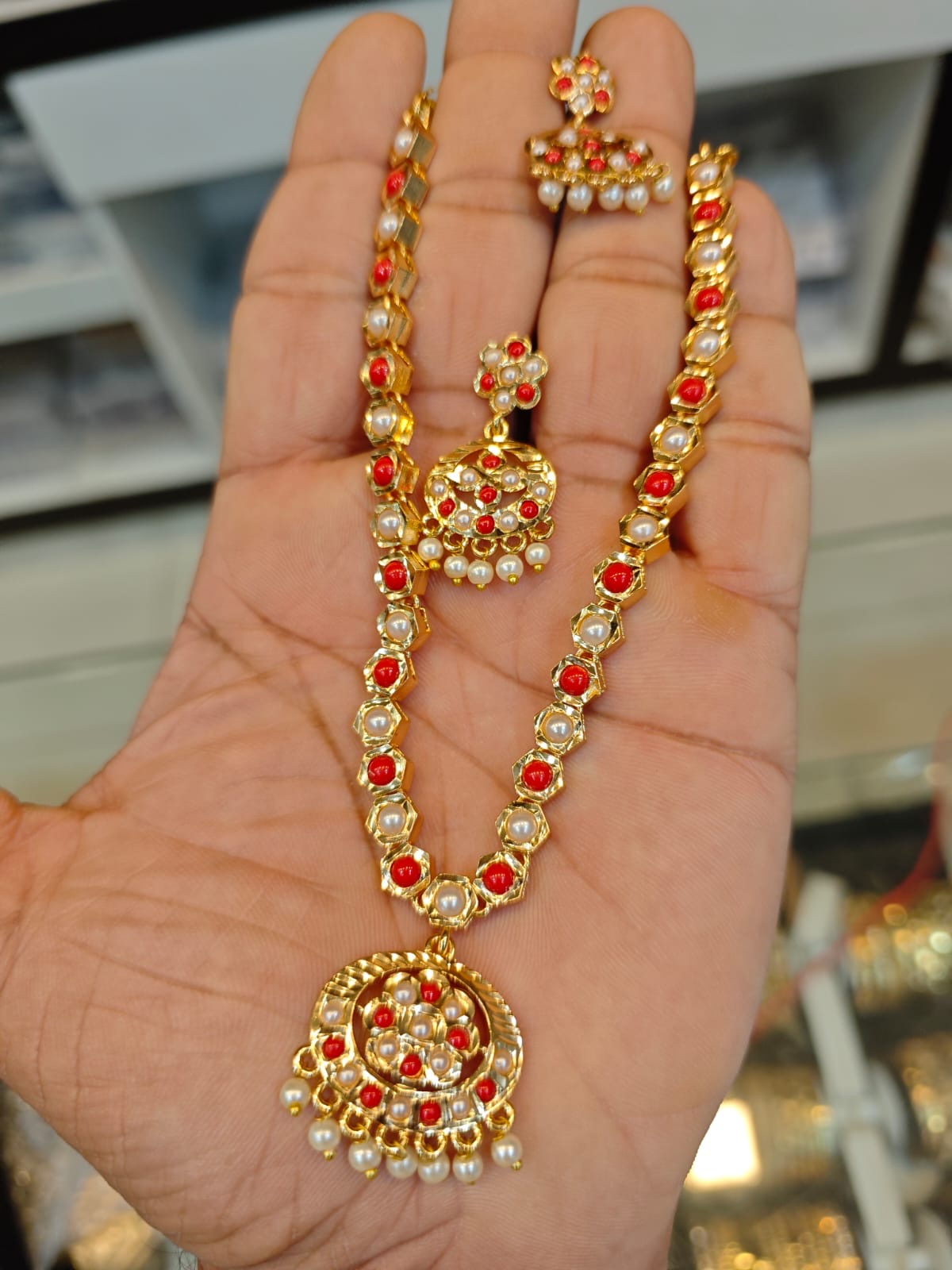 2grm gold polish 2 years warranty neacklace set.