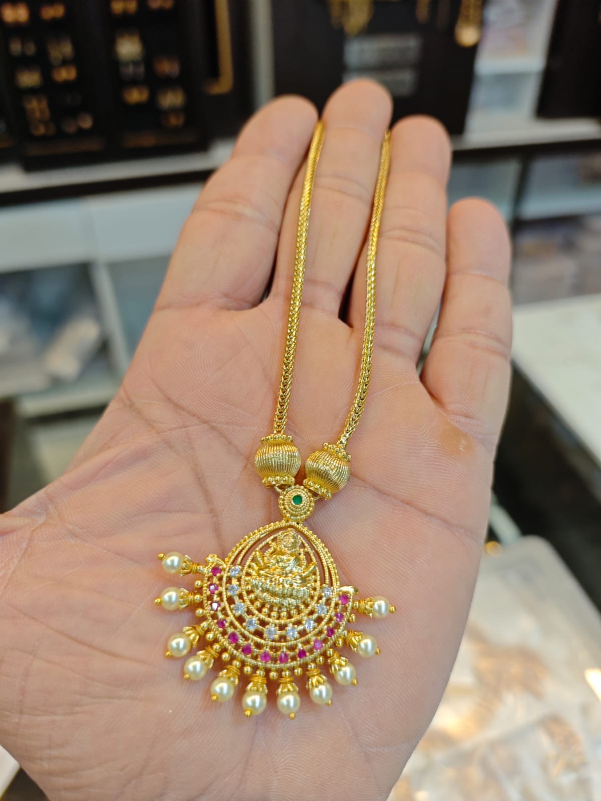 1grm gold polish 2 years warranty necklace set.